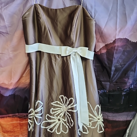 Alfred Angelo Strapless Dress with Cream Floral Accents - Picture 1 of 5